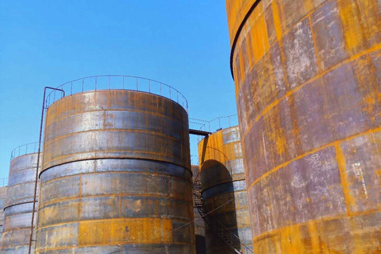 重慶崇龕10立方米承壓式鋼質(zhì)臥式儲(chǔ)油罐工程