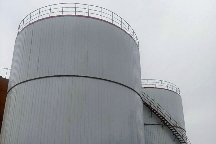 重慶春暉路10立方米地埋式油罐工程