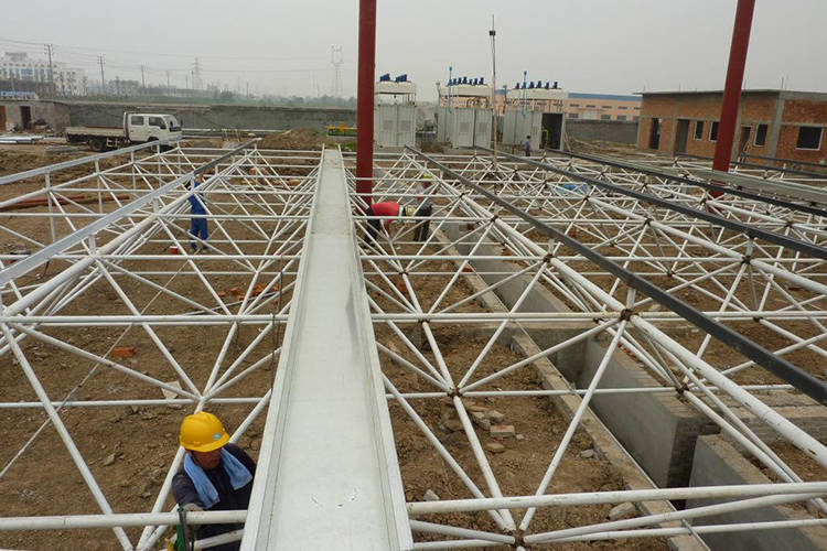 重慶加油站罩棚網(wǎng)架整體建設(shè)