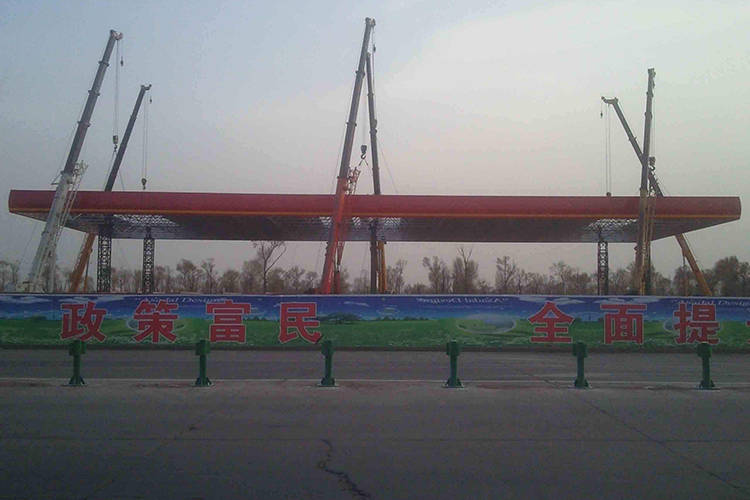 重慶加油站罩棚吊裝整體建設(shè)