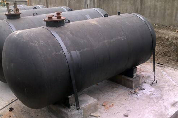 重慶加油站玻璃鋼油罐整體建設(shè)