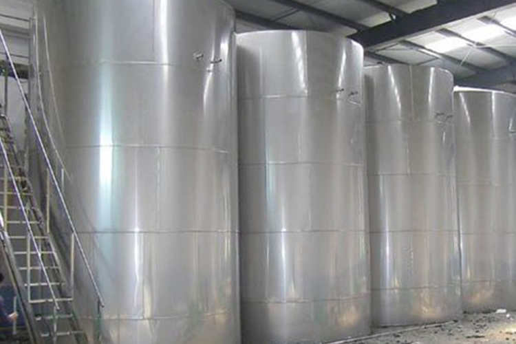 重慶不銹鋼電加熱液體攪拌罐