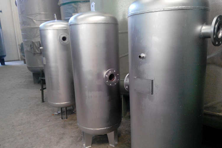 重慶2噸不銹鋼電加熱飲料攪拌罐